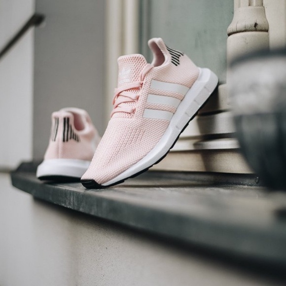 NEW adidas Swift Run - Picture 3 of 8